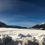 Yeti Lux - Family Garden Apartment Garmisch-Partenkirchen